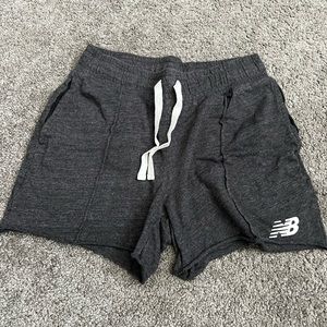 NEW BALANCE SHORTS SIZE S